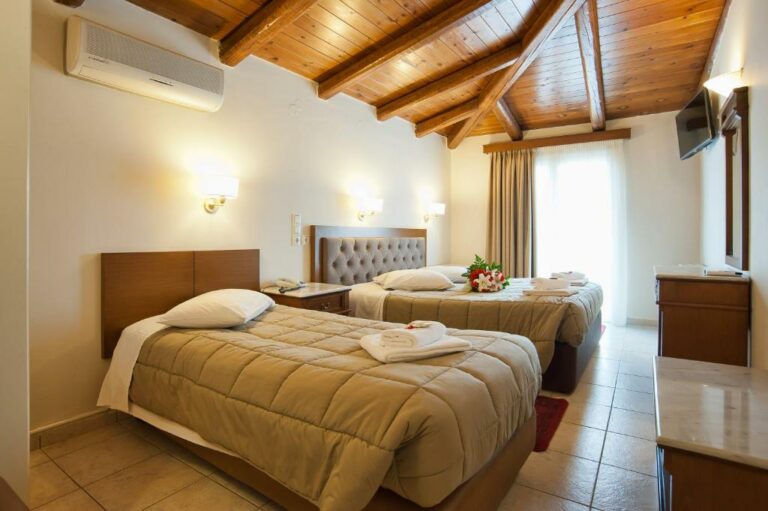 parnassos-delphi-hotel-room