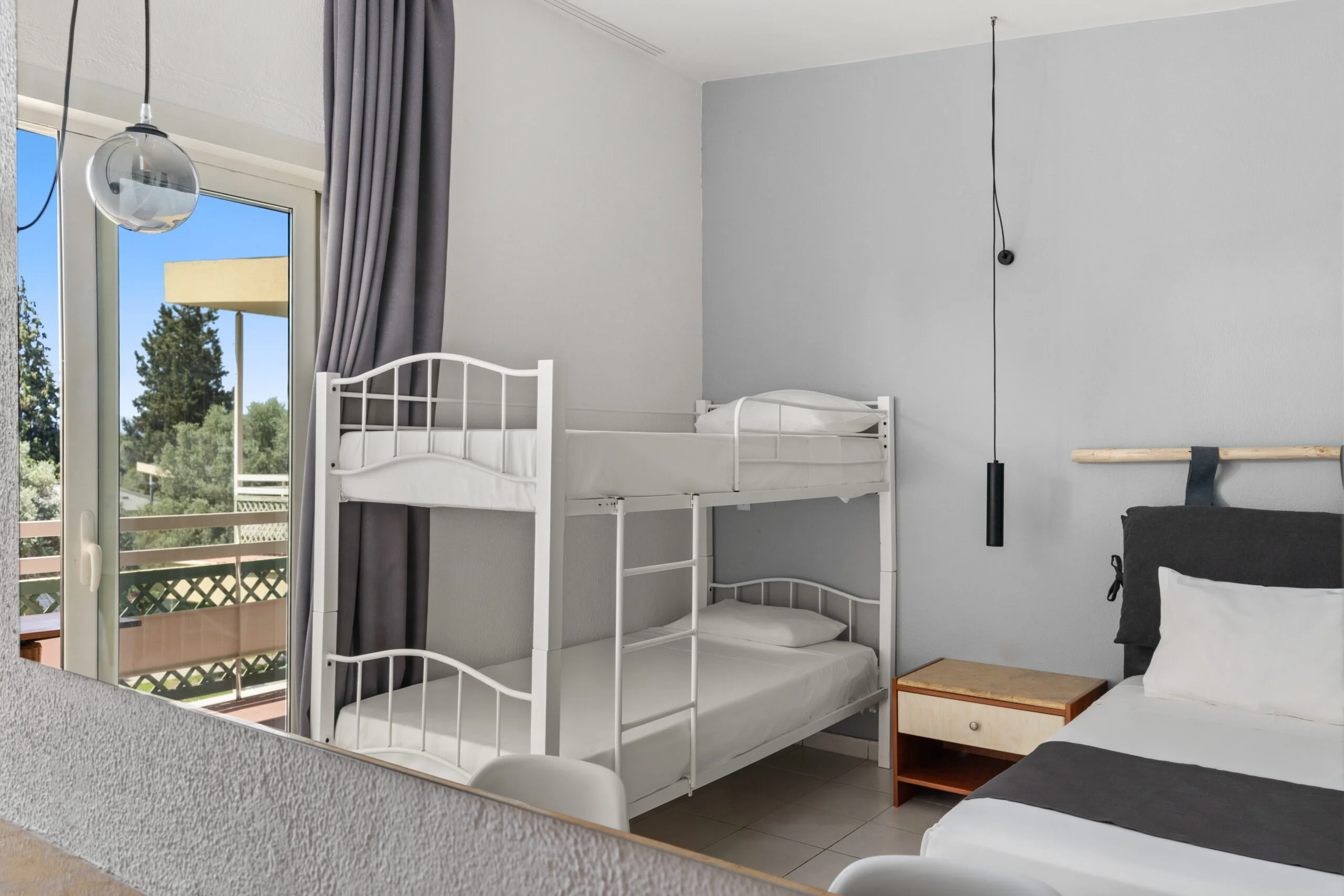 palmariva-beach-hotel-eretria-renovated-family-room-bungalow-1