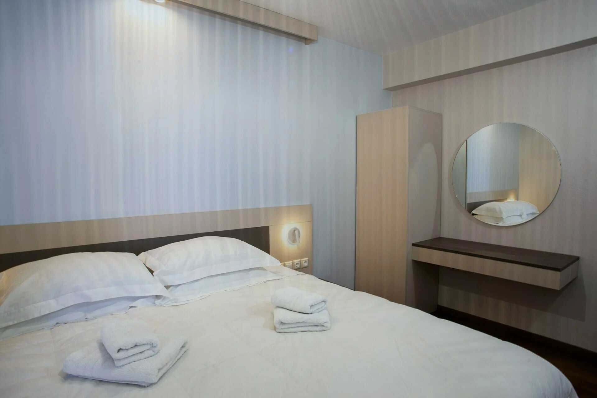 erofili-hotel-and-suites-classic-double-room-double-room-mountain-view
