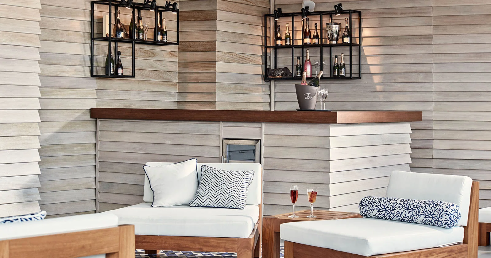 antigon-urban-chic-hotel-thessaloniki-bar
