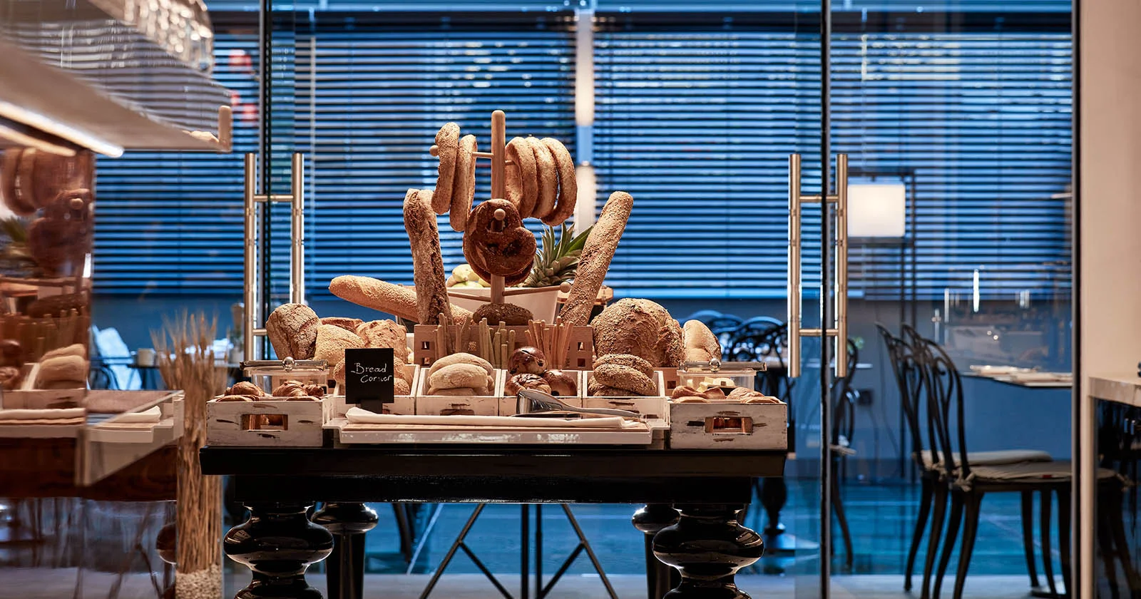 antigon-urban-chic-hotel-thessaloniki-buffet
