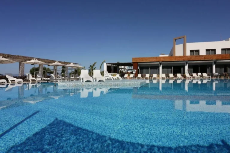 elite-city-resort-kalamata-pool
