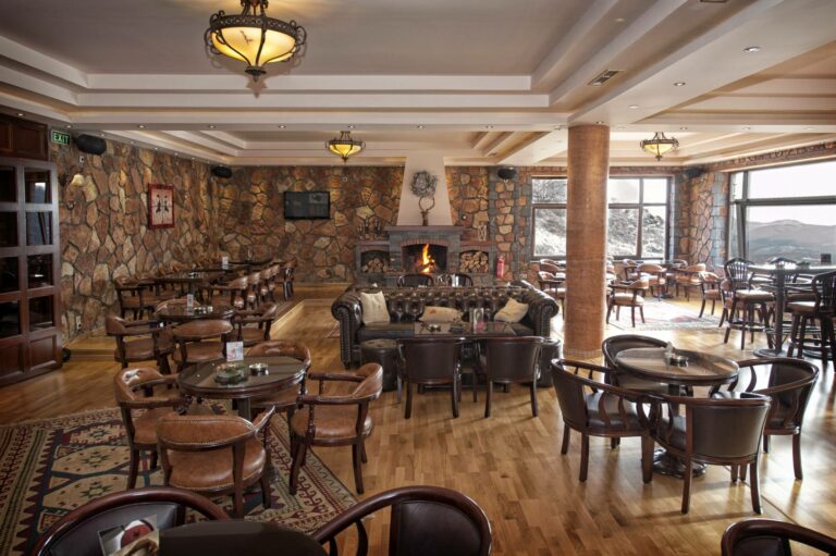 kaimak-inn-spa-resort-restaurant-and-lobby