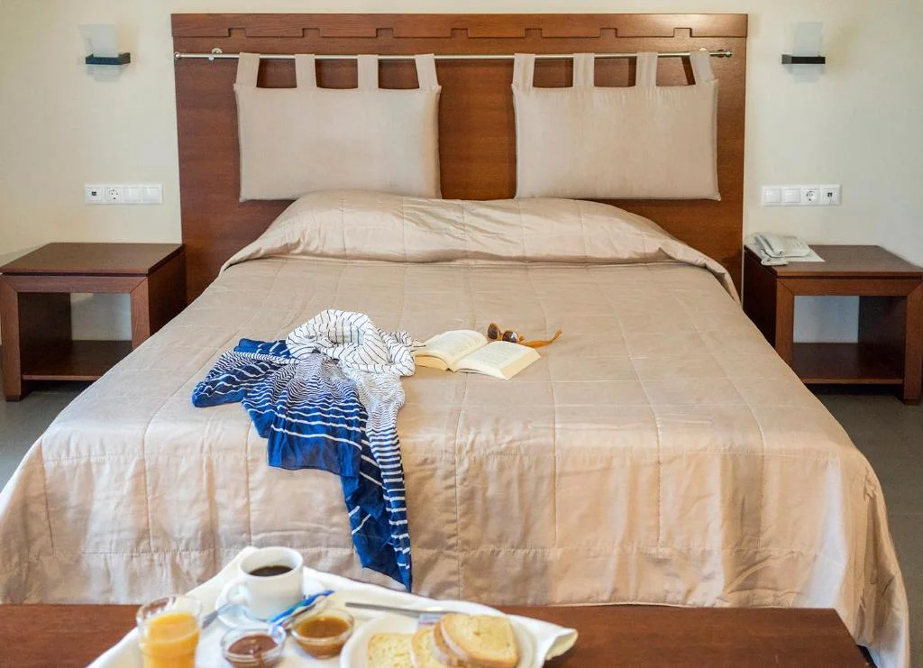 kymi-palace-hotel-room