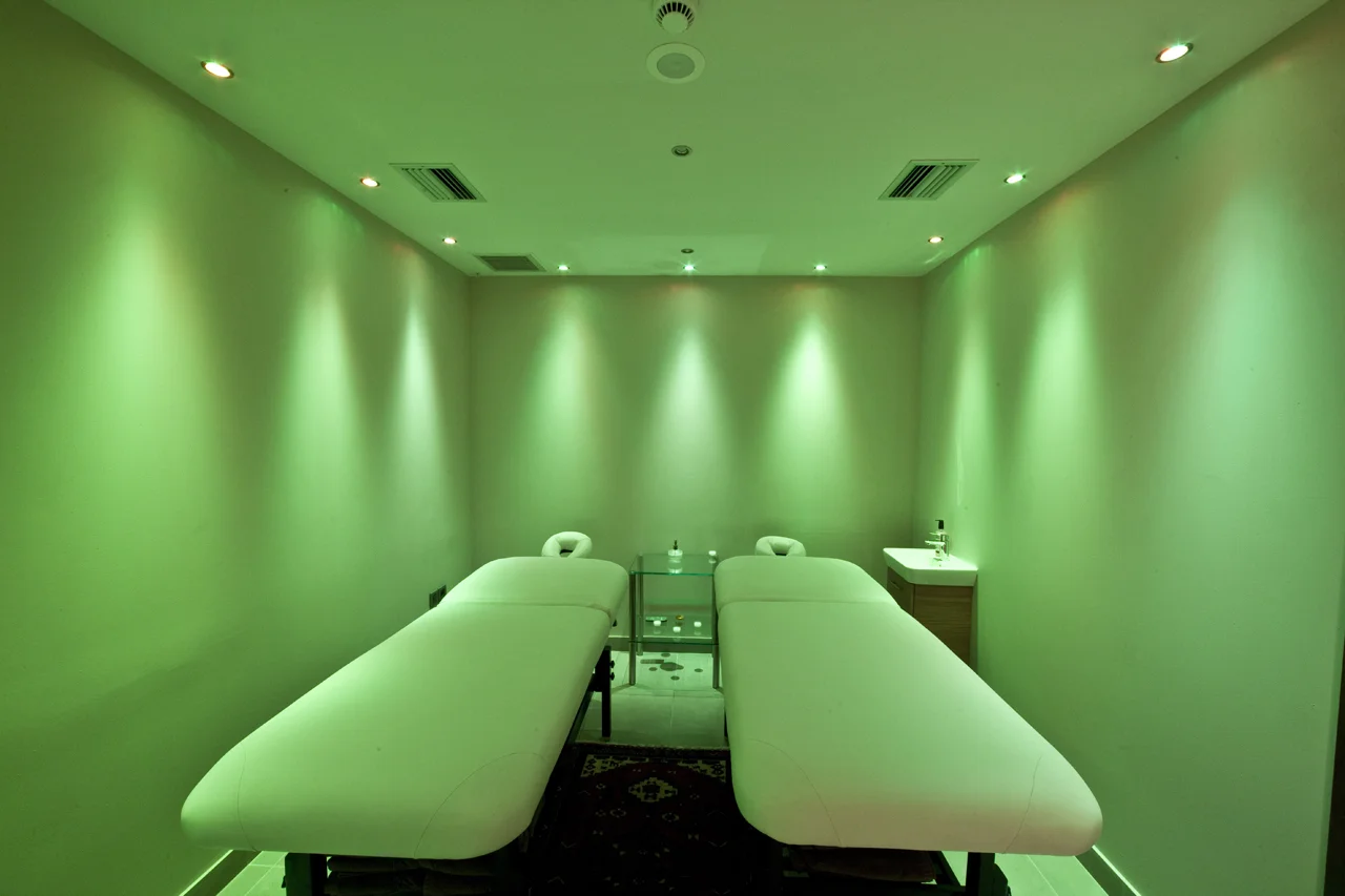 miramonte-chalet-hotel-spa-kaimaktsalan-massage