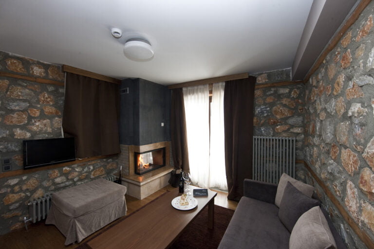 miramonte-chalet-hotel-spa-kaimaktsalan-room