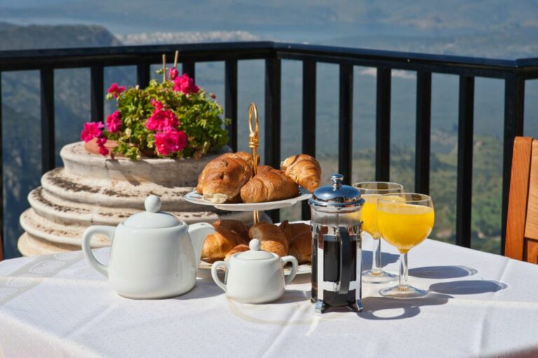 hermes-delphi-hotel-breakfast