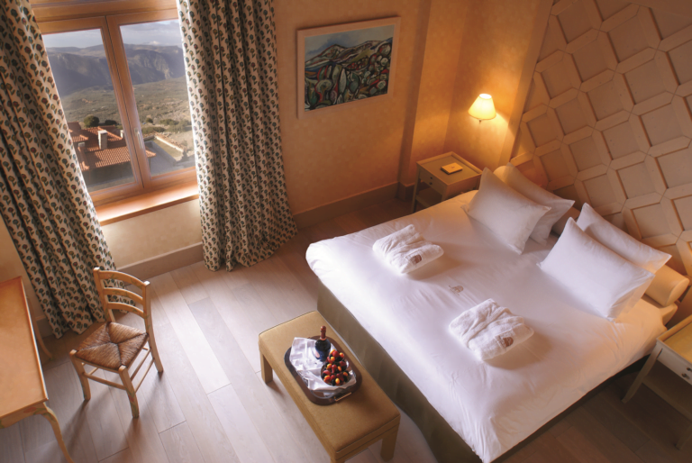 santa-marina-hotel-arachova-deluxe-room