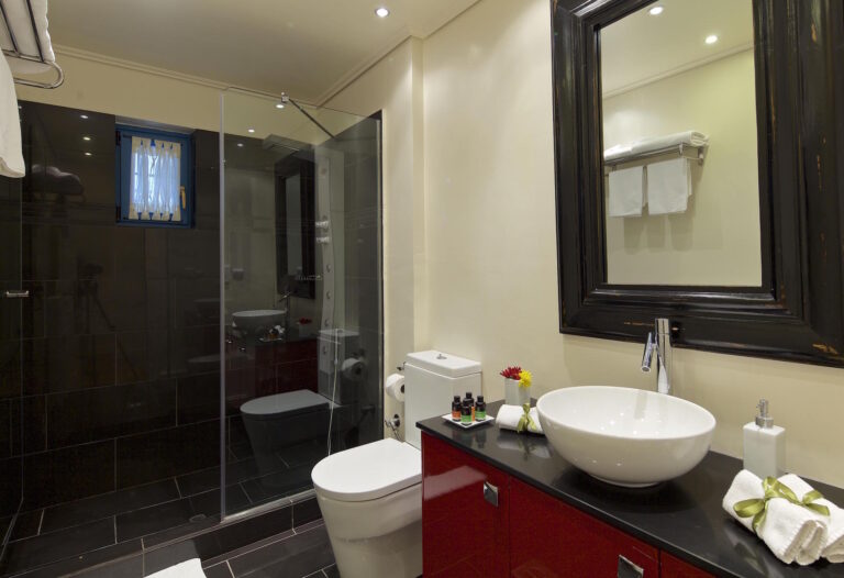 zagori-suites-luxury-residences-bathroom