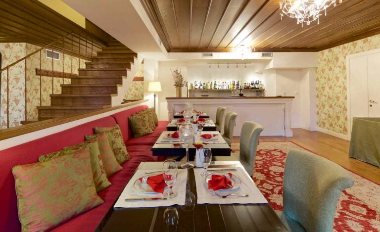 zagori-suites-luxury-residences-cafe-breakfast-area-2