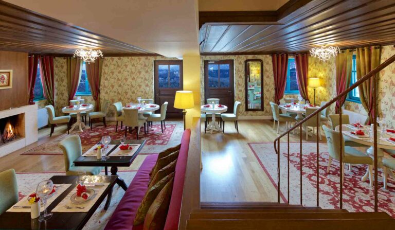 zagori-suites-luxury-residences-cafe-breakfast-area
