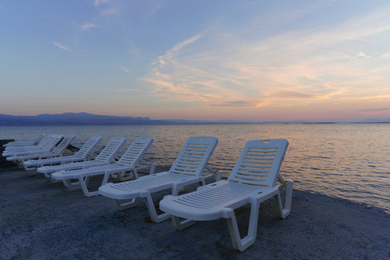 stefania-beach-resort-evia-amarynthos-sunbeds-by-the-beach