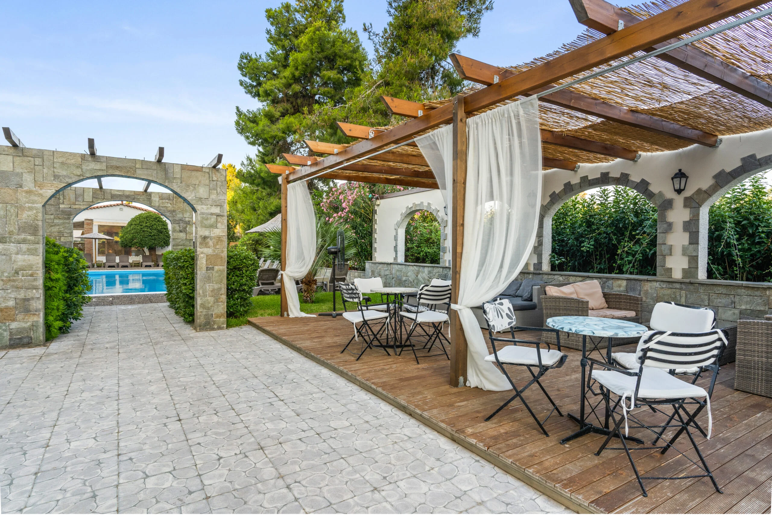 stefania-beach-resort-evia-amarynthos-pool-side