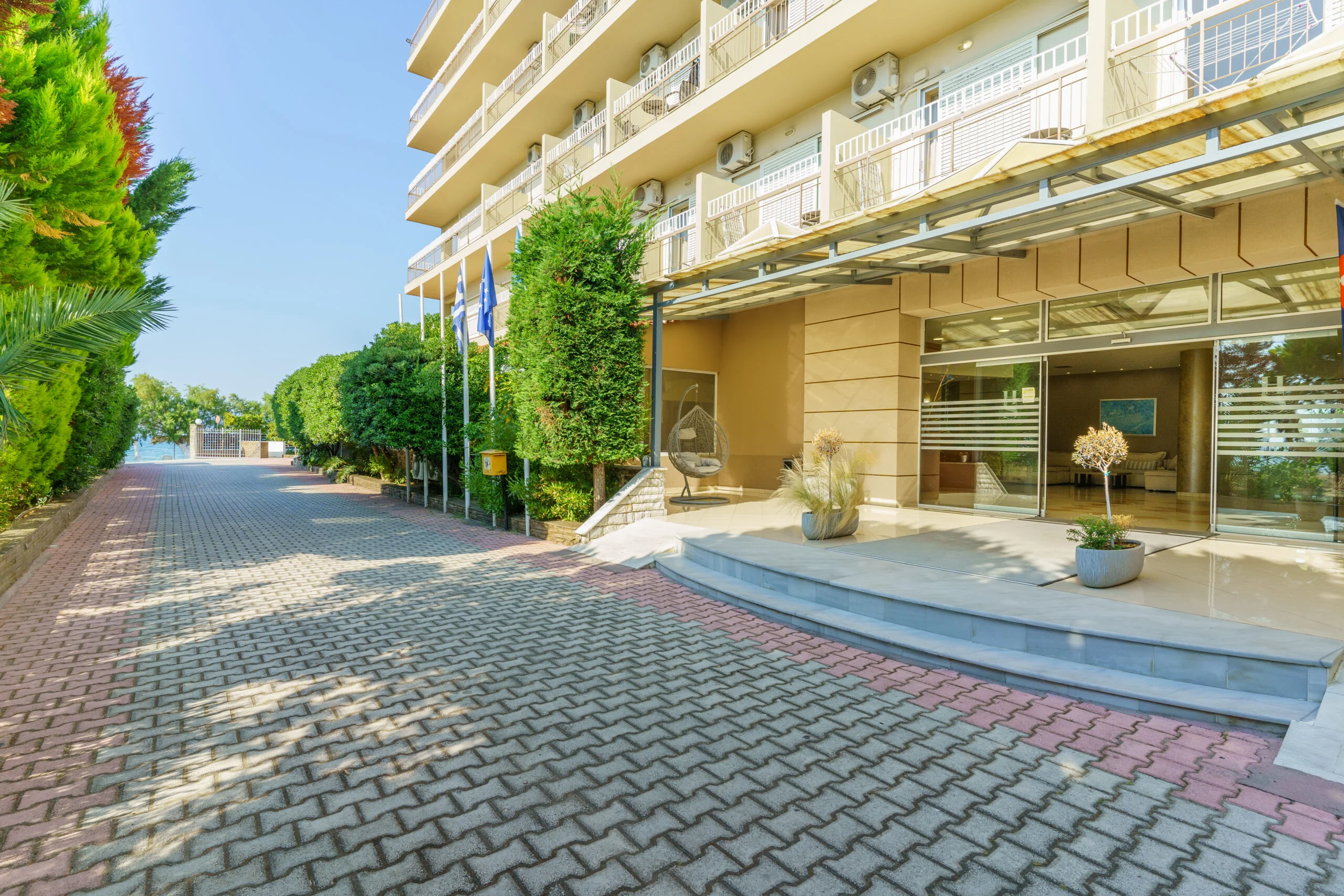 stefania-beach-resort-evia-amarynthos-hotel-entrance