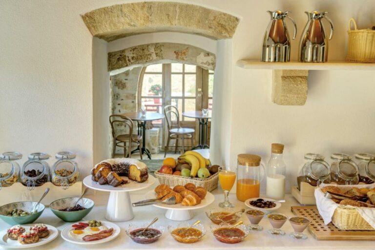malvasia-traditional-hotel-monemvasia-breakfast-buffet
