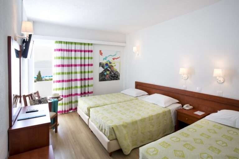 delphi-beach-hotel-triple-room