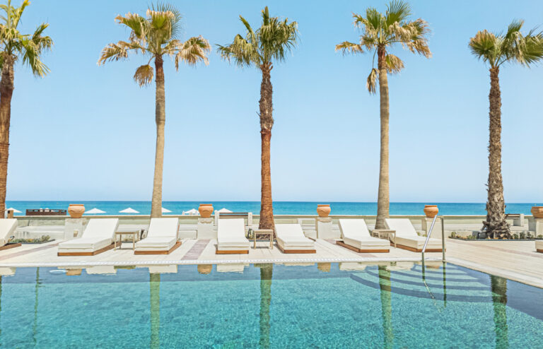 plaza-beach-house-hotel-crete-sunbeds