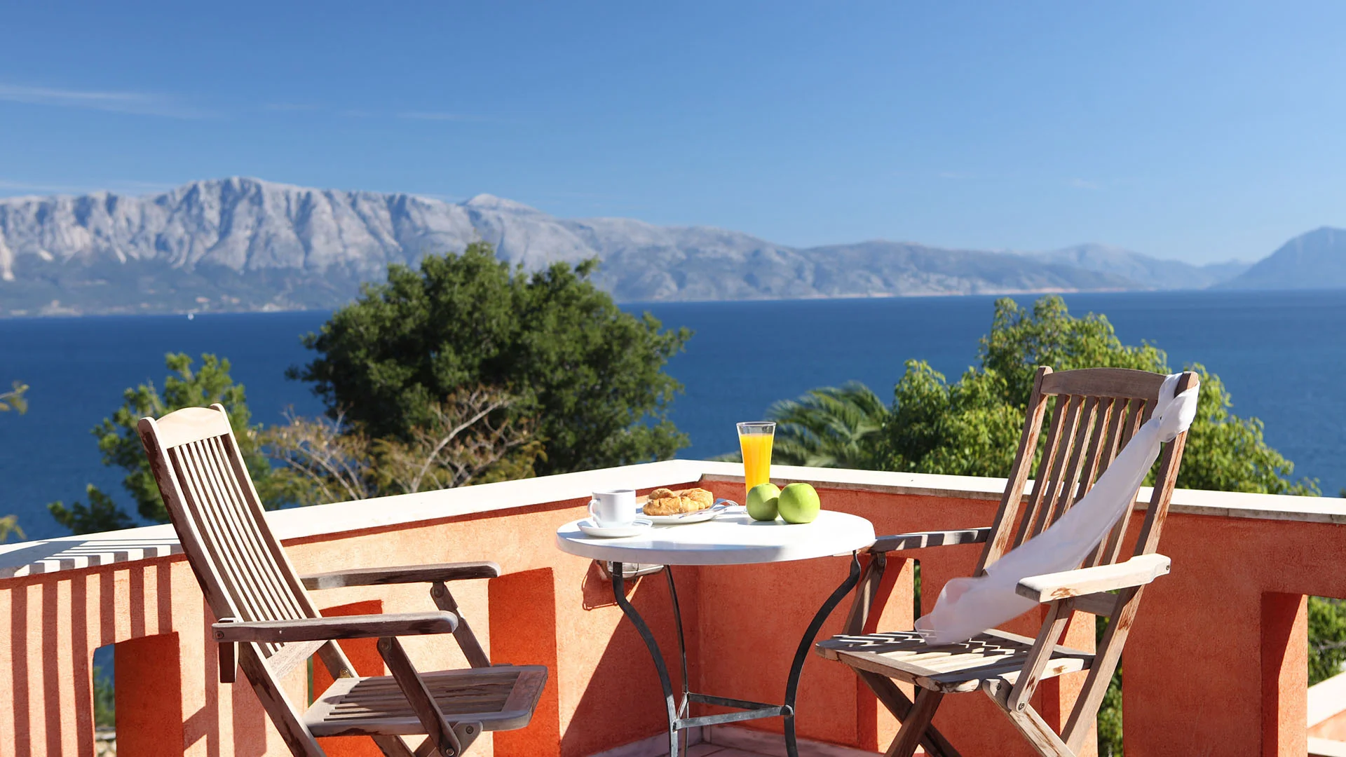 red-tower-hotel-lefkada-balcony