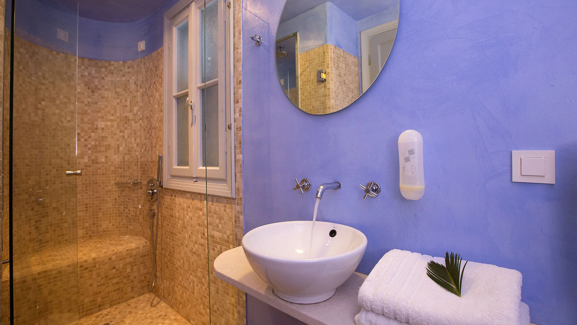 red-tower-hotel-lefkada-bathroom