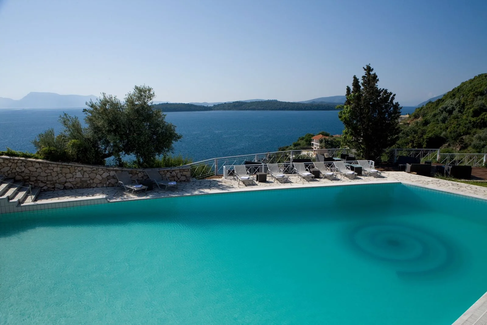 red-tower-hotel-lefkada-pool