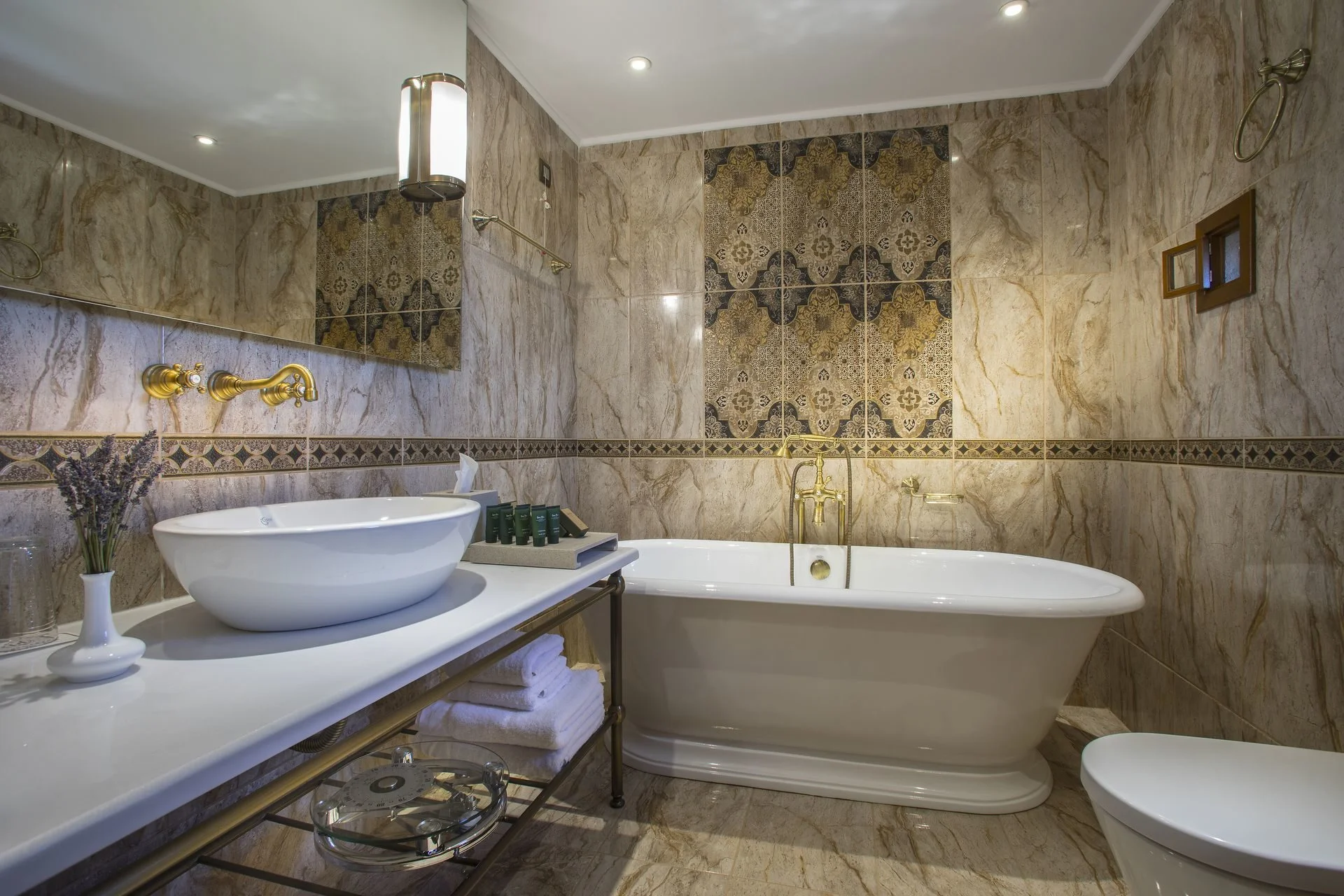 mystras-grand-palace-resort-and-spa-hotel-sparti-bathroom