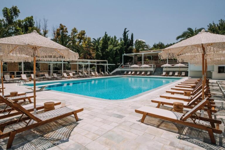 brown-beach-chalkida-hotel-pool