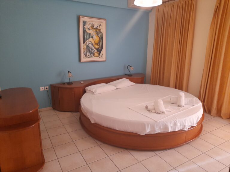iria-beach-hotel-family-room-2