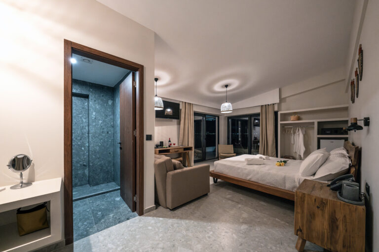 elion-seaside-resort-hotel-evia-luxury-room-3