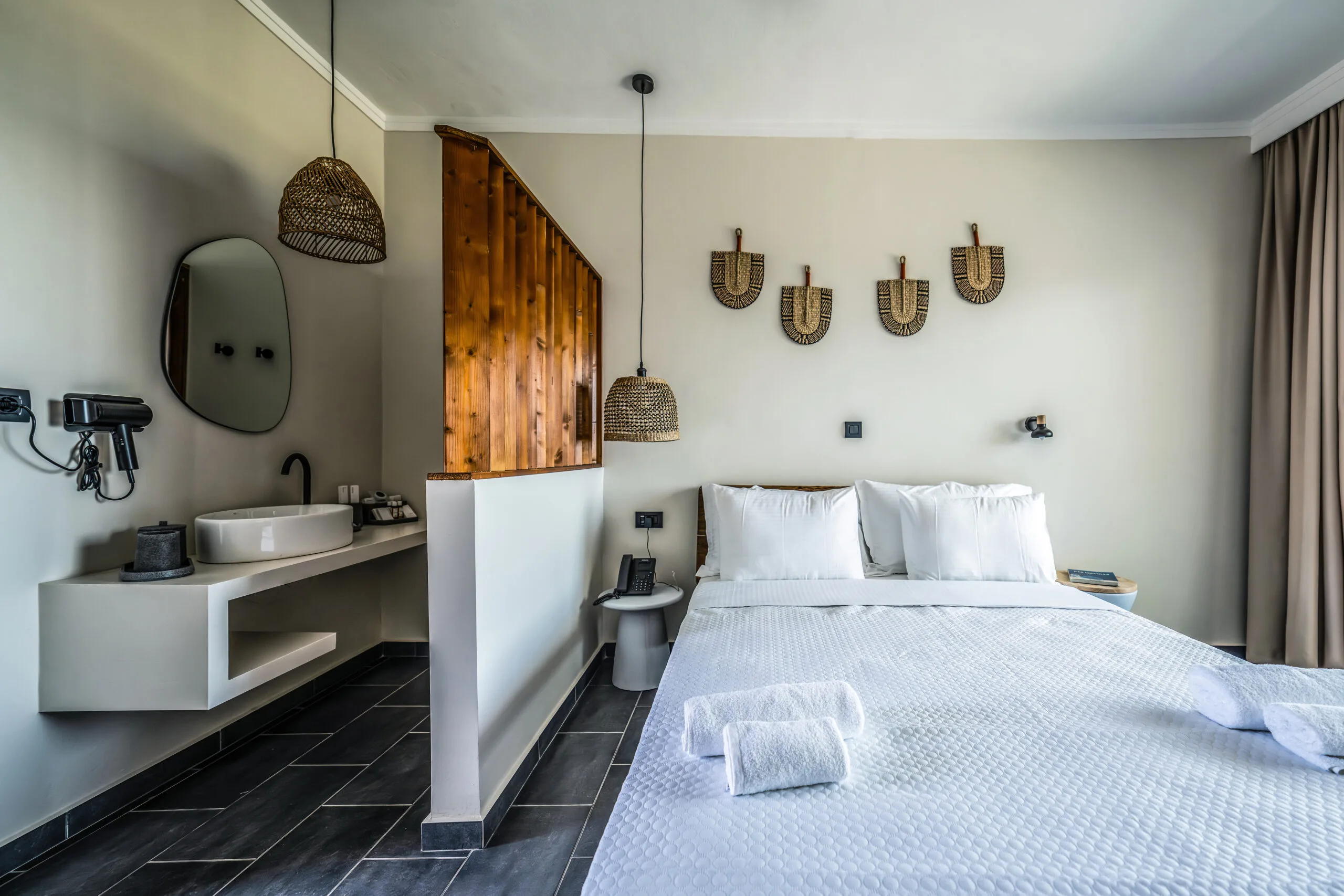 elion-seaside-resort-hotel-evia-room-floor
