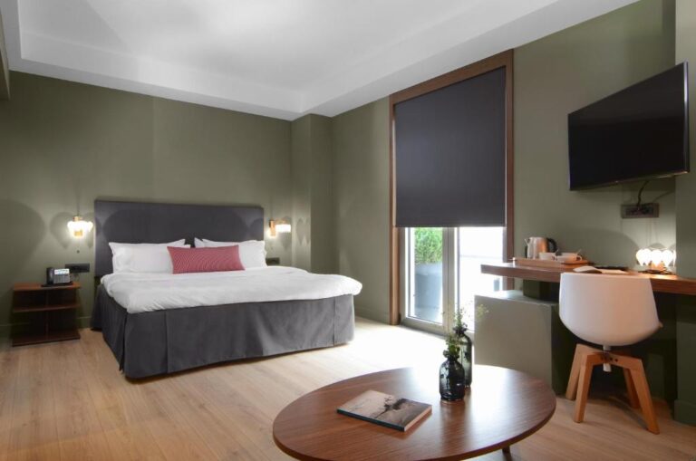 lake-spirit-boutique-hotel-and-spa-ioannina-room