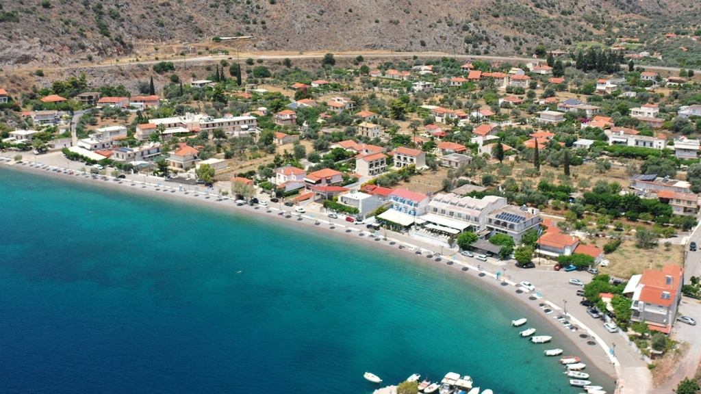 Παραλία Άγιοι Πάντες Φωκίδα