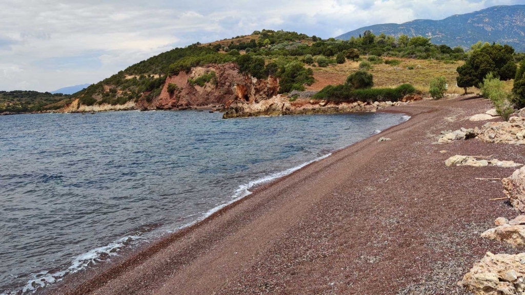 Παραλία Τριζόνια Φωκίδα