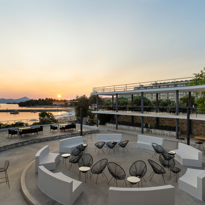 palmariva-beach-hotel-eretria-exterior-lounge