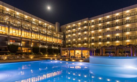 ariti-grand-hotel-corfu-hotel-exterior-by-night
