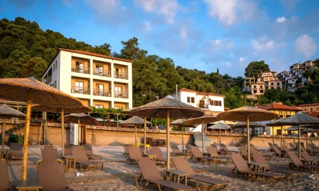 kenta-beach-hotel-pilio-sunbeds-by-the-beach