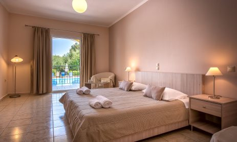 varres-hotel-zakynthos-double-pool-view-room